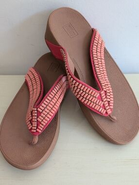 Fitflop Brown Thong Sandal With Coral Beads Size 7